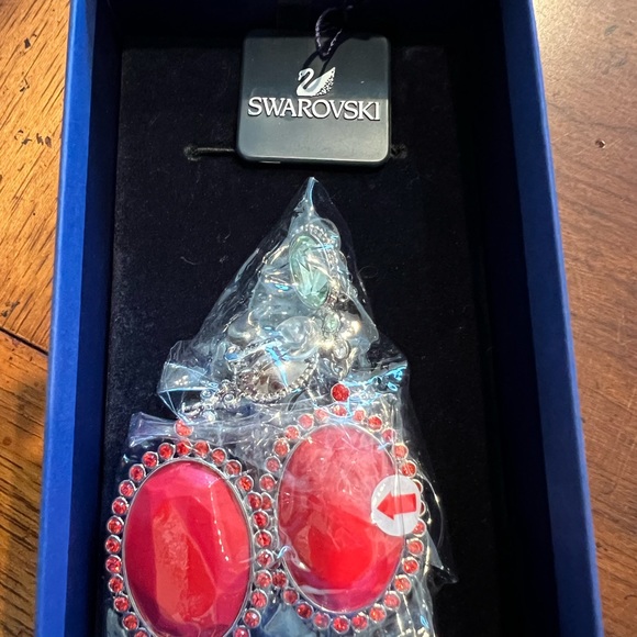 Swarovski Silver Nova Bracelet and Earrings - Picture 10 of 10